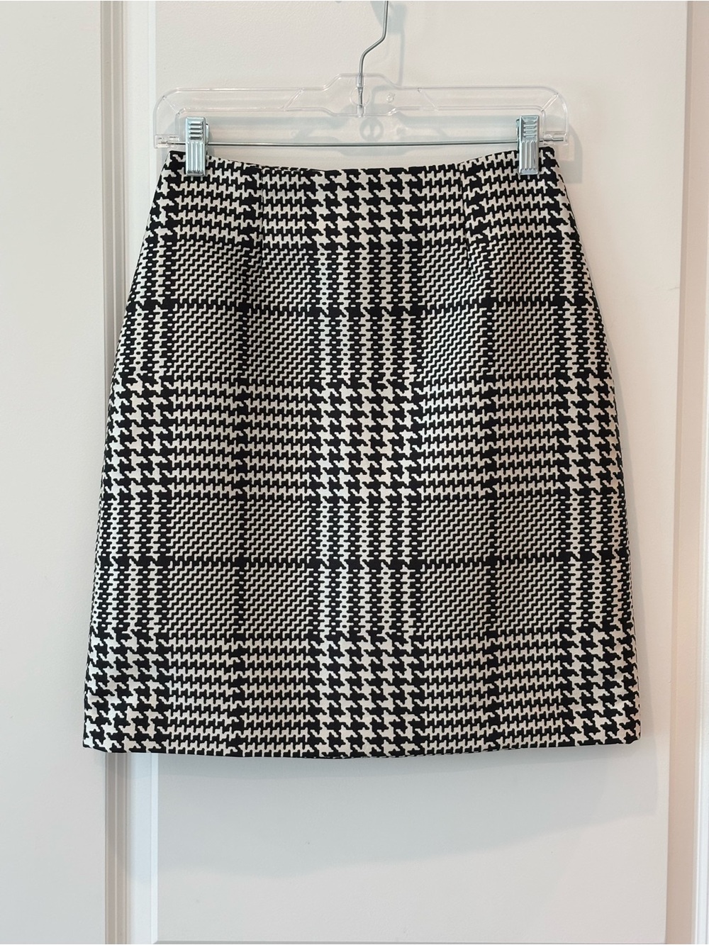 White House Black Market Black & White Houndstooth Pencil Skirt